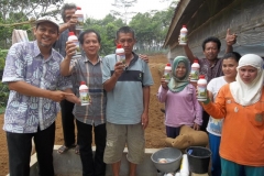 peternak-ayam-potong-di-garut-bergembira-bekat-vitto-yang-mampu-meningkatkan-produksi-ayam