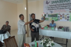 Sarasehan-Teknologi-Pupuk-Berimbang-dan-Agens-Hayati-Sebagai-Solusi-Peningkatan-Produksi-Pertanian-Madiun-27-Oktober-2015-100_7750